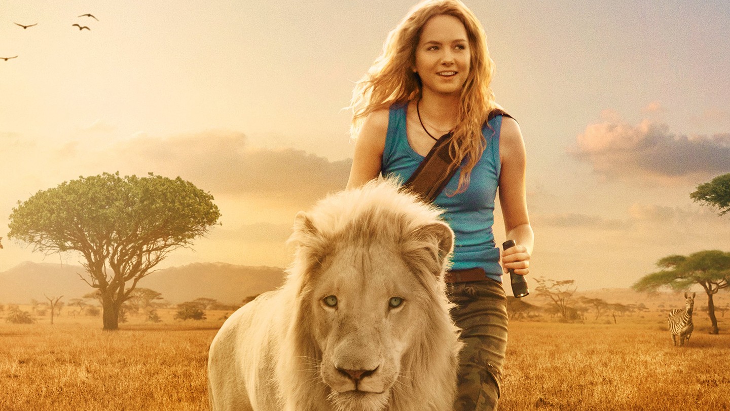 Девочка Миа и белый лев