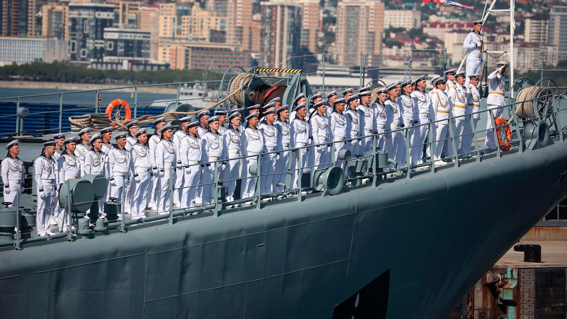 Торжественный парад ко Дню Военно-морского флота Российской Федерации