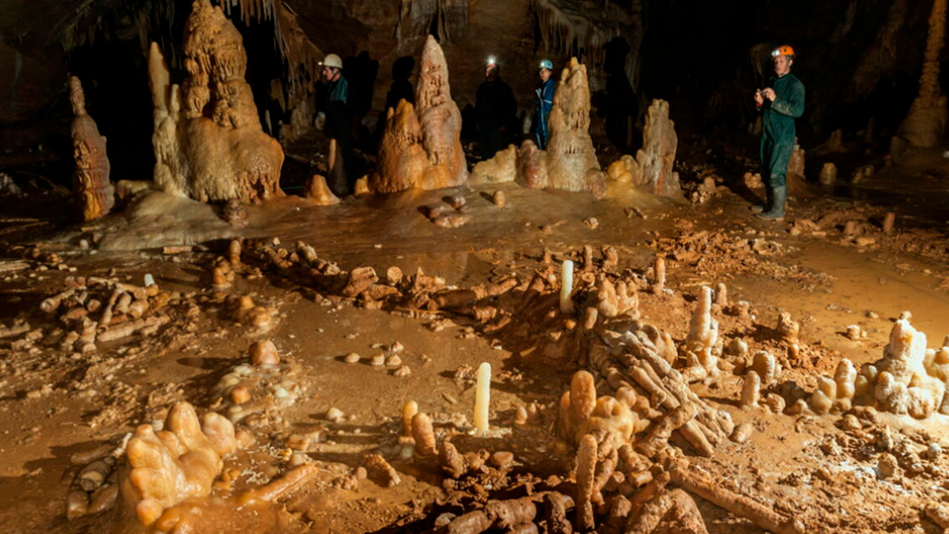Неандерталец: тайна пещеры Брюникель
